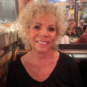 Meet your Posher, Iris